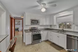 134 Whitehall Dr, East Hartford, CT 06118 - Photo 9