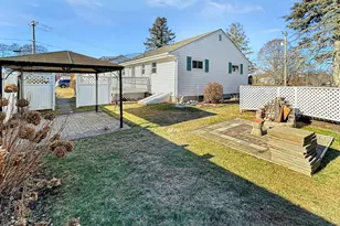 61 Smith St, East Lyme, CT 06357 - Photo 9