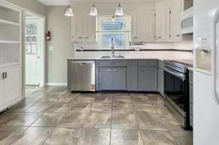 61 Smith St, East Lyme, CT 06357 - Photo 17