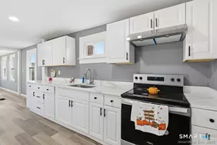 76 Skinner St, East Hampton, CT 06424 - Photo 7