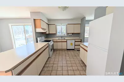 69 Northwest Drive #APT 45, Plainville, CT 06062 - Photo 3