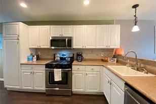 1303 Bradford Dr, Danbury, CT 06811 - Photo 5