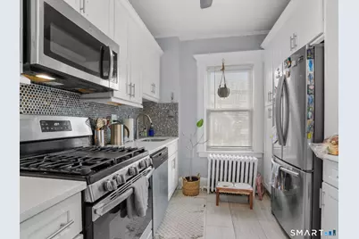 28 Dolsen Place, Stamford, CT 06901 - Photo 17