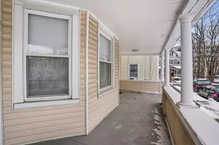 28 Dolsen Pl, Stamford, CT 06901 - Photo 3