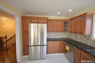 4 Austin Ave, Stamford, CT 06905 - Photo 9