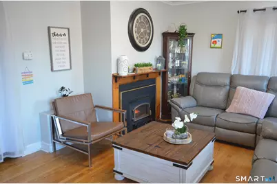 855 Burnsford Avenue, Bridgeport, CT 06606 - Photo 9