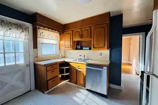 11 Ford Ave, Norwich, CT 06360 - Photo 7