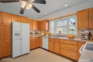 101 Applegate Rd, Fairfield, CT 06825 - Photo 9