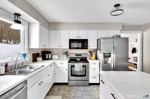 22 Harnish Ln, Wallingford, CT 06492 - Photo 7