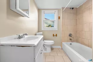 7 Ipswich St, West Haven, CT 06516 - Photo 13