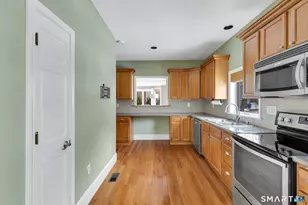 17 Harwich Ln, West Hartford, CT 06117 - Photo 11