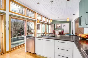 106 E Hunting Ridge Rd, Stamford, CT 06903 - Photo 7