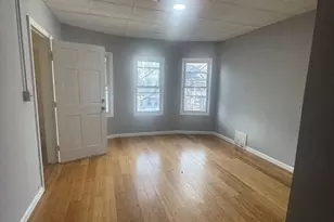 52 Ives Ct, Bridgeport, CT 06606 - Photo 3