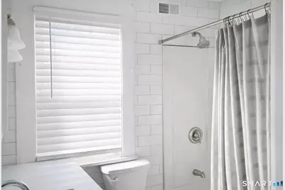 34 Harlem Avenue, Bridgeport, CT 06606 - Photo 15