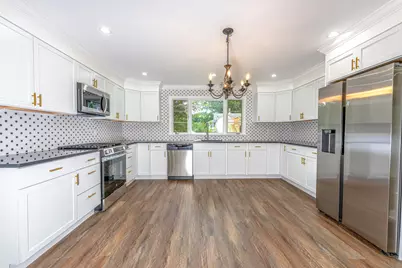 8 Bonnie Lane, Waterbury, CT 06705 - Photo 11