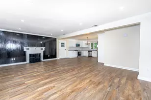 8 Bonnie Ln, Waterbury, CT 06705 - Photo 7