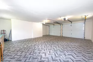 8 Bonnie Ln, Waterbury, CT 06705 - Photo 25