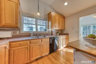 18 Compass Ct, East Lyme, CT 06357 - Photo 15