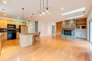 24 Worthington Dr, Farmington, CT 06032 - Photo 3