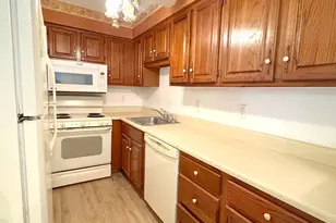 134 Queens Rd, Torrington, CT 06790 - Photo 9