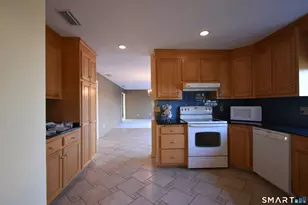 168 Lisa Ln, Middletown, CT 06457 - Photo 9