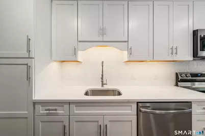 304 Heritage Village #B, Southbury, CT 06488 - Photo 5