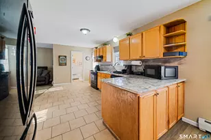 68 Woodcrest Dr, Waterbury, CT 06708 - Photo 7