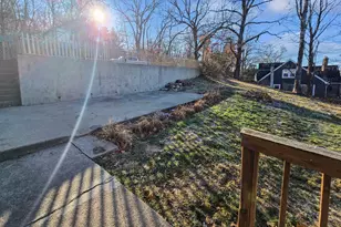 129 Mechanics St, Putnam, CT 06260 - Photo 5