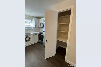 39 Horton Hill Road #APT 6E, Naugatuck, CT 06770 - Photo 7