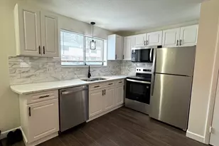 39 Horton Hill Rd, Naugatuck, CT 06770 - Photo 3