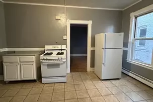 27 Bond St, Hartford, CT 06114 - Photo 9