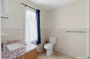 30 Ravenwood Rd, West Hartford, CT 06107 - Photo 25