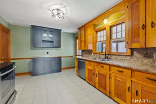 20 John St, Enfield, CT 06082 - Photo 9