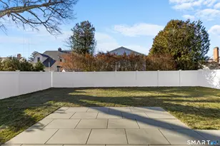 110 Pratt St, Fairfield, CT 06824 - Photo 31