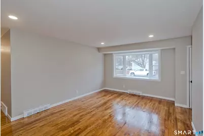 2 Pearl St Extension, Enfield, CT 06082 - Photo 3
