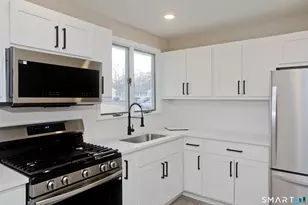 2 Pearl St Ext, Enfield, CT 06082 - Photo 15