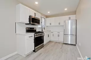 2 Pearl St Ext, Enfield, CT 06082 - Photo 13