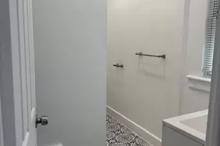 258 Sheridan St, Bridgeport, CT 06610 - Photo 9