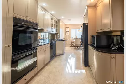 3200 Park Avenue #5F1, Bridgeport, CT 06604 - Photo 11