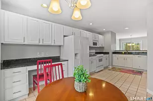 1003 Larson Dr, Danbury, CT 06810 - Photo 9