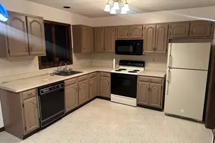 35 Worcester Ave, Waterbury, CT 06705 - Photo 3