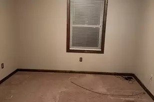 35 Worcester Ave, Waterbury, CT 06705 - Photo 9