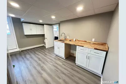 40 Oak Street #1, Windsor Locks, CT 06096 - Photo 3