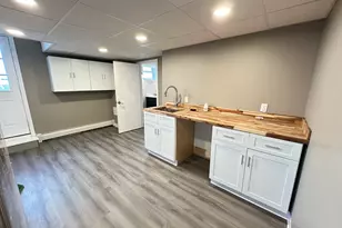 40 Oak St, Windsor Locks, CT 06096 - Photo 3