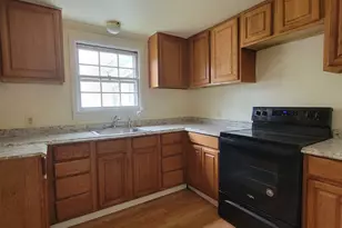 41 Clarendon Ave, West Hartford, CT 06110 - Photo 3