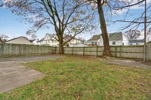 215 Overland Ave, Bridgeport, CT 06606 - Photo 25