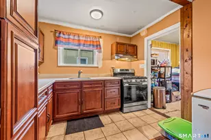 180 Read St, Bridgeport, CT 06607 - Photo 17