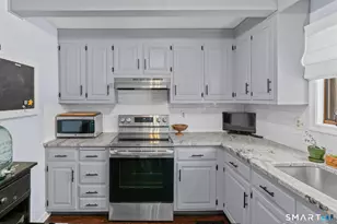 100 Northampton Ln, Plainville, CT 06062 - Photo 13