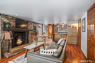 7 Peaceable St, Redding, CT 06896 - Photo 3