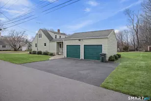 8 Raleigh Rd, Bridgeport, CT 06606 - Photo 17